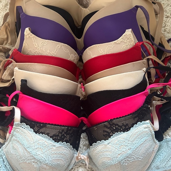 Lot of 15 Victoria’s Secret, Aerie, SKIMS, Warner Bras - 36A, 34B, 36B, 34C